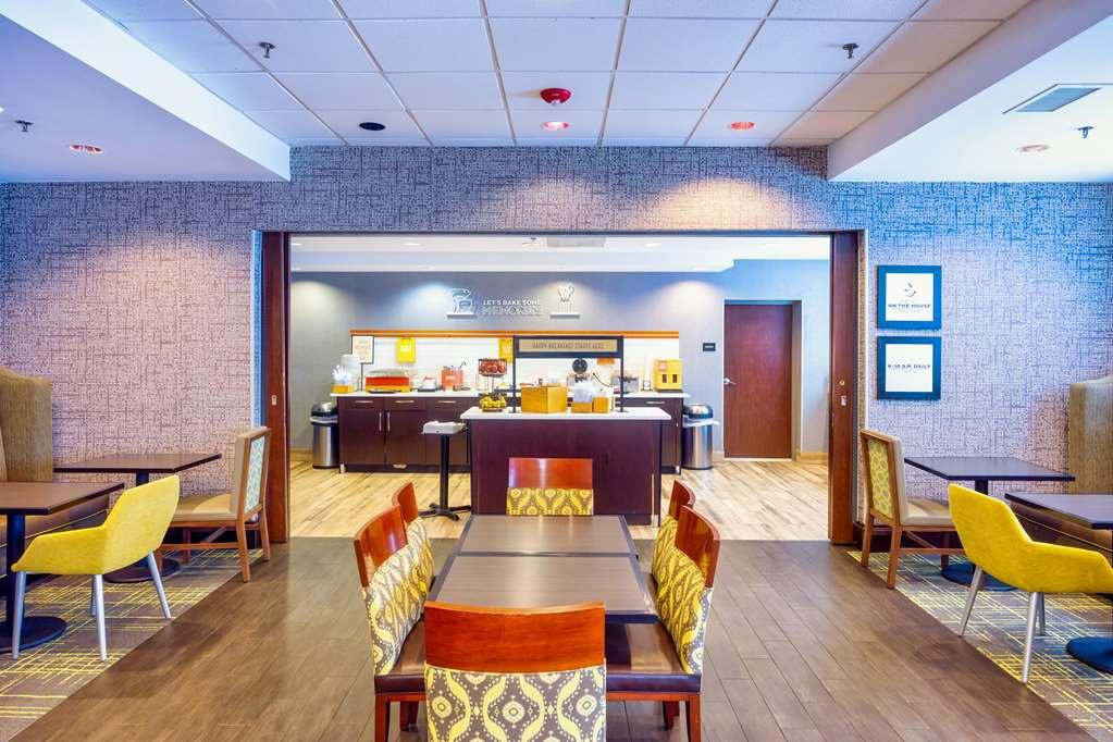 Hampton Inn Haverhill Ristorante foto